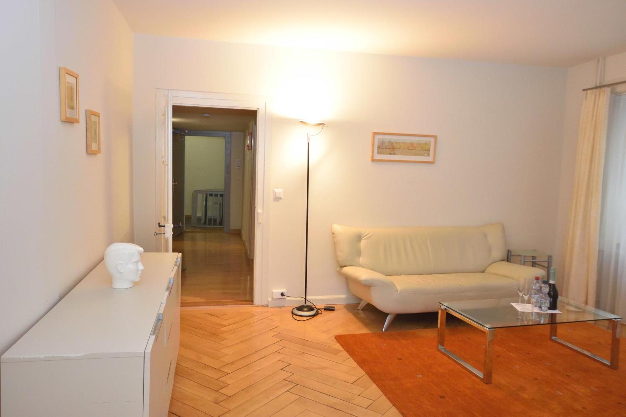 1Br Flat In Historical Center - Symbol 3 Appartement Zürich Buitenkant foto